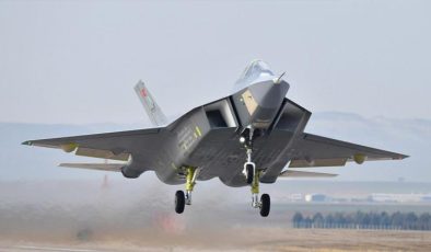 Milli Muharip Uçak KAAN ikinci kez havalandı