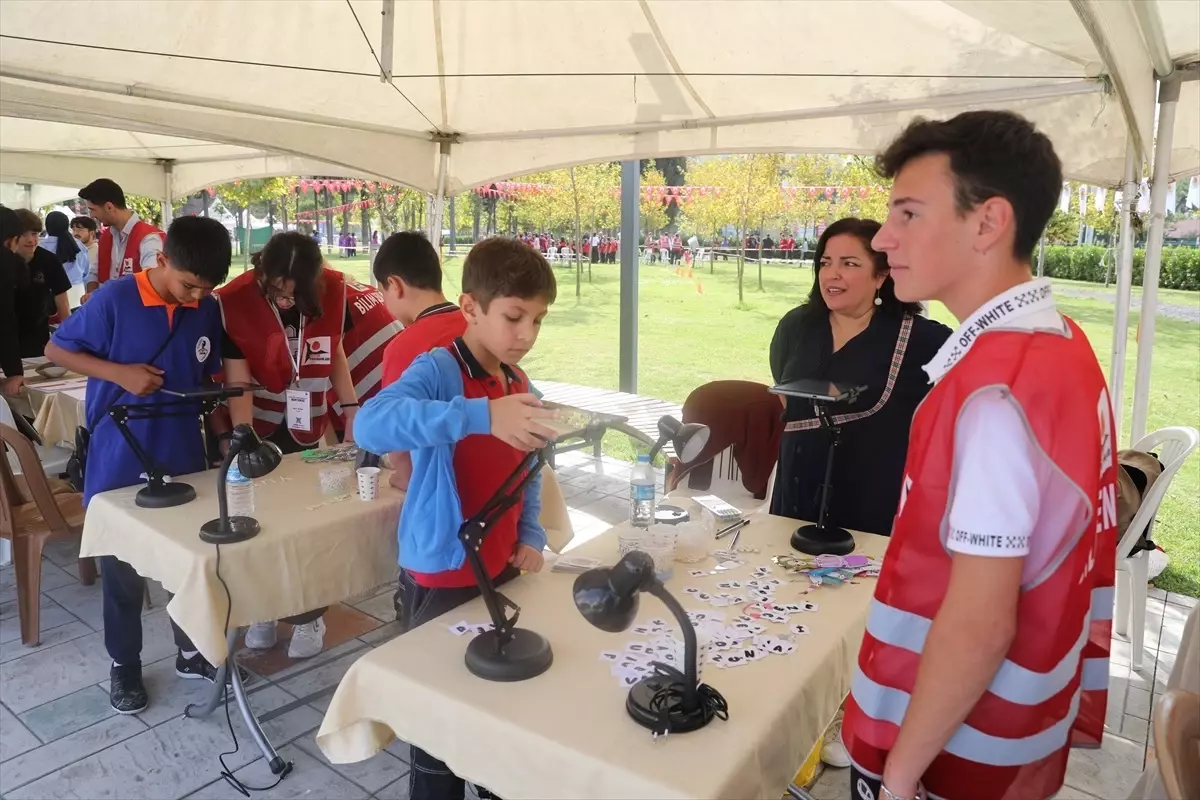 Bilim Şenliği ile Geleceğin Gençleri Parlıyor