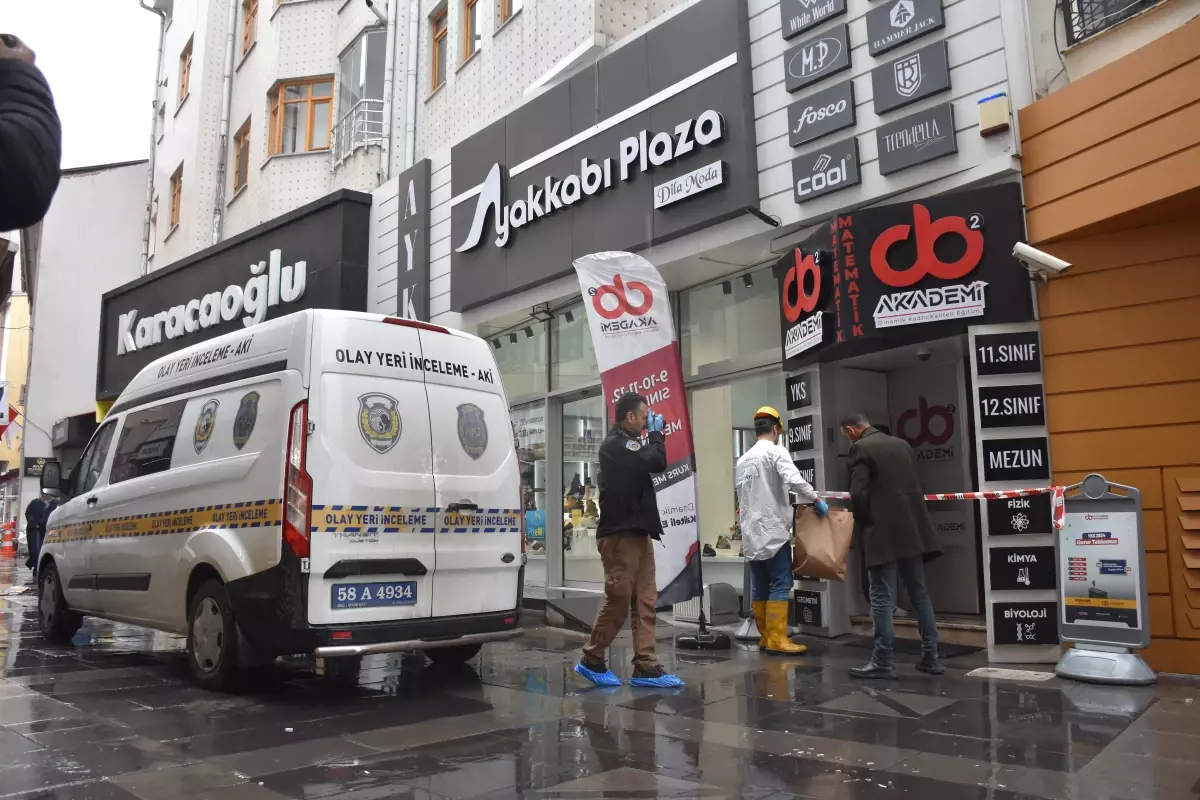 Dershanede Yangın: Matematik Öğretmeni Hayatını Kaybetti