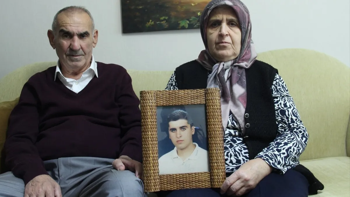 İzmir’de 22 yıllık gizemli olay: Evinin önünden arabaya bindirildi sır oldu!