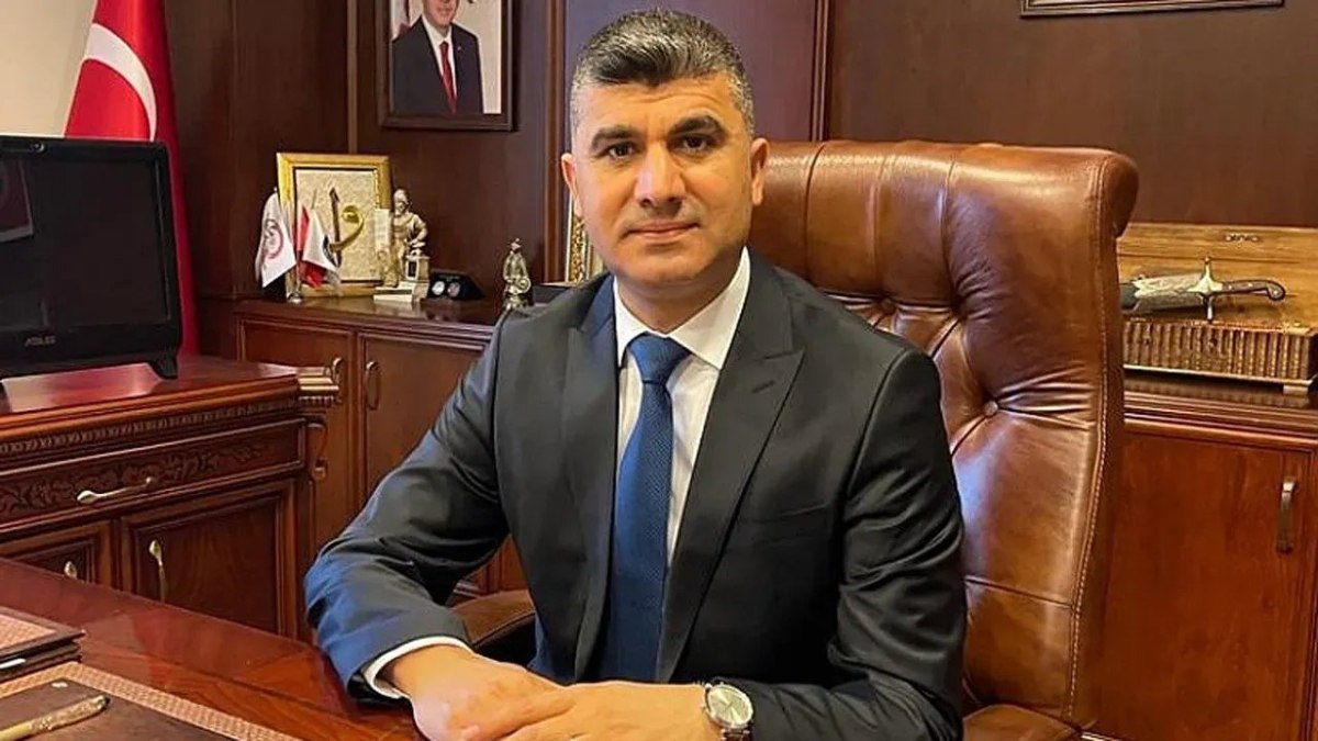 Akdeniz Belediyesi’nde kayyum göreve başladı